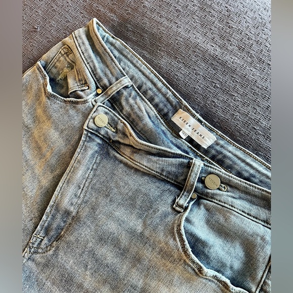 Risen Jeans Criss-Cross Distressed Flare Size 13/31 - Picture 5 of 8